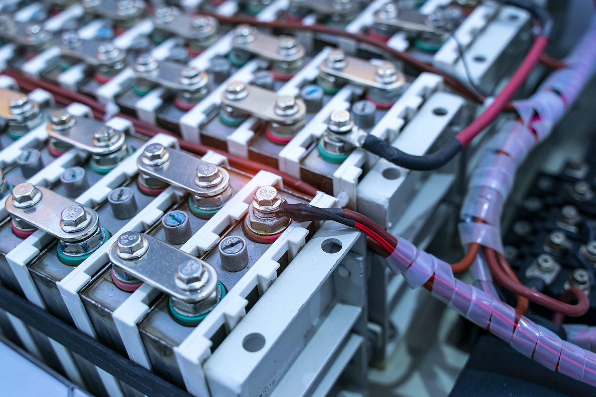 Lithium ion car battery istock  kynny  1365259416